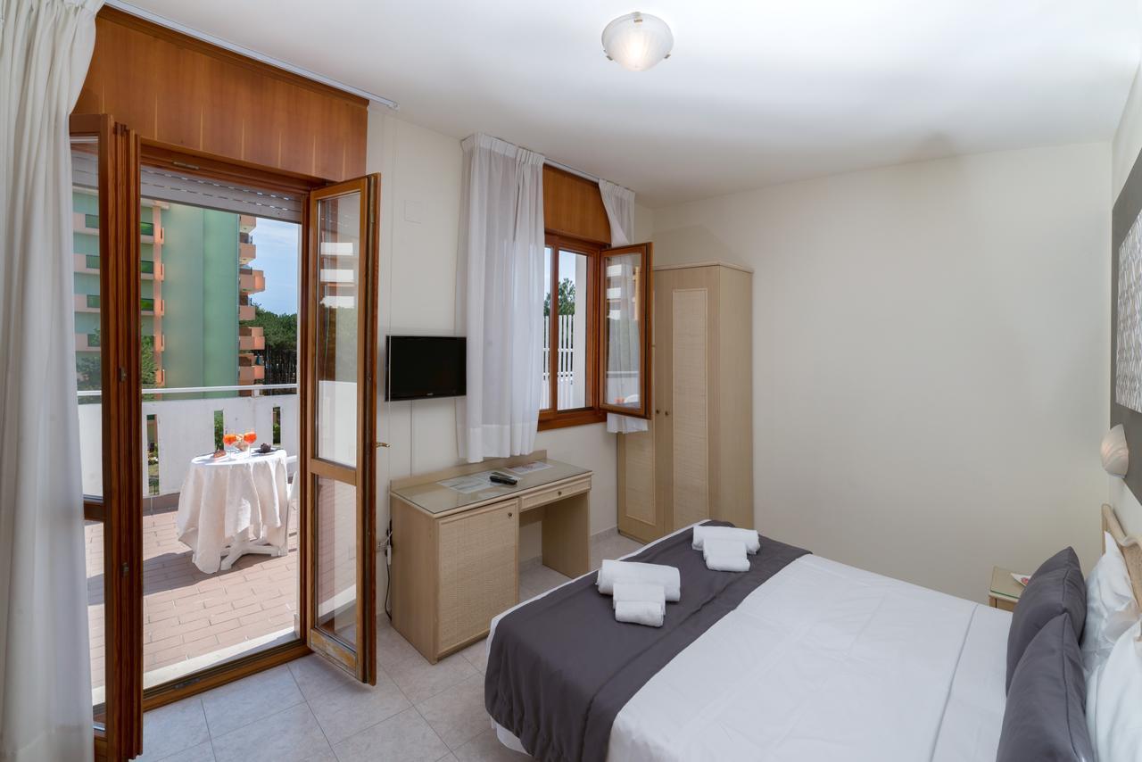 Hotel Airone (Adults Only) Bibione Exterior photo