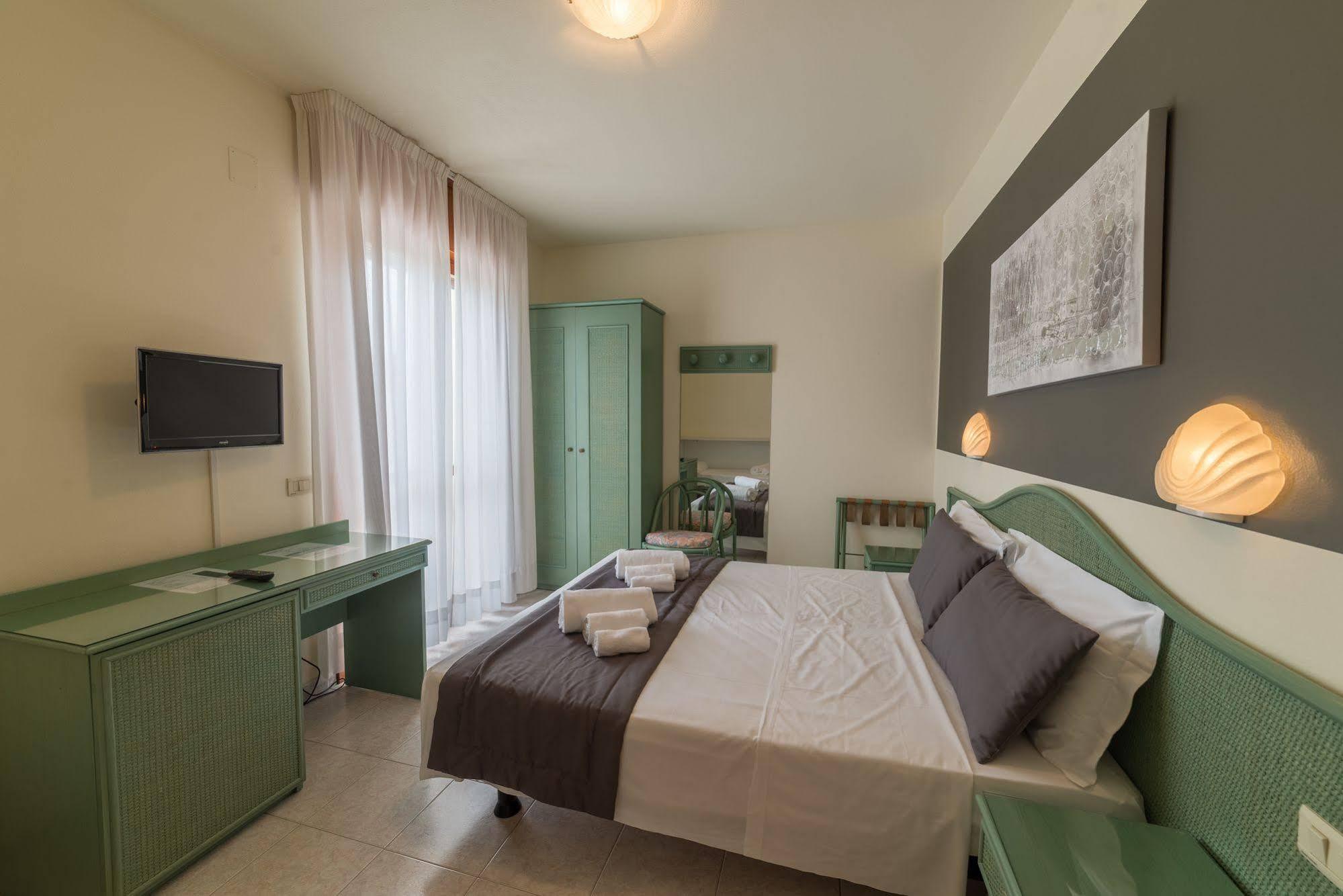 Hotel Airone (Adults Only) Bibione Exterior photo